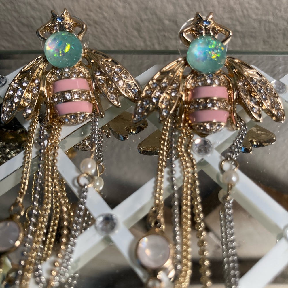 ❣️New Queen Bee Bug Betsey Johnson Dangle Earrings